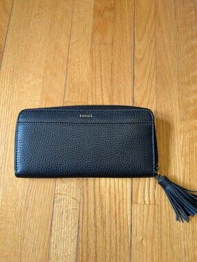 Fossil Tara Leather Zip Around Clutch Wallet - NWT